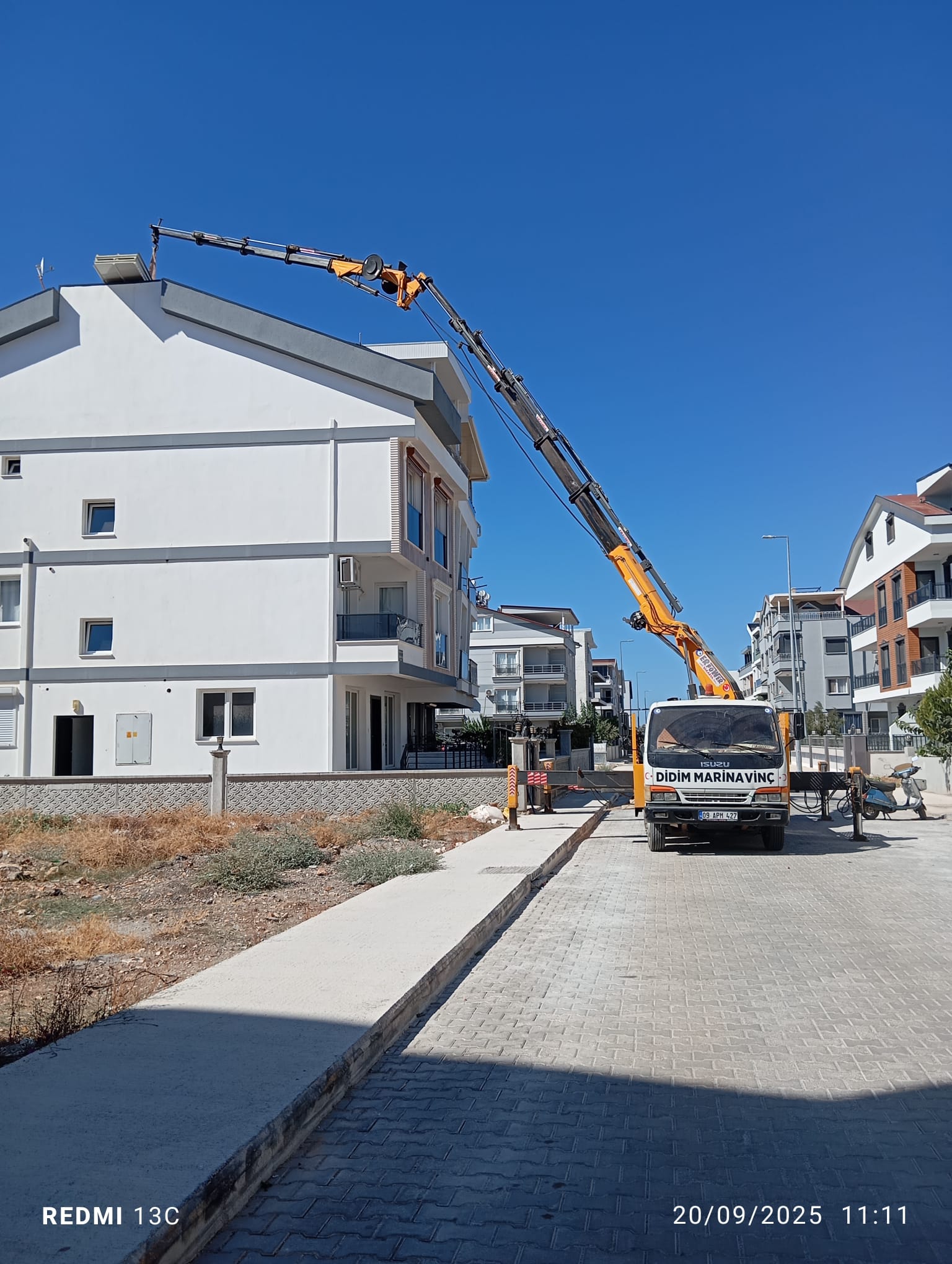 Sepetli Platform ile Reklam Panosu Giydirme